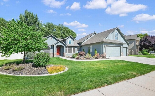 Building Photo - Beautiful 3 bed 2 bath home in Meridians Bridgetower community just off Ten Mile and W McMillan Rd