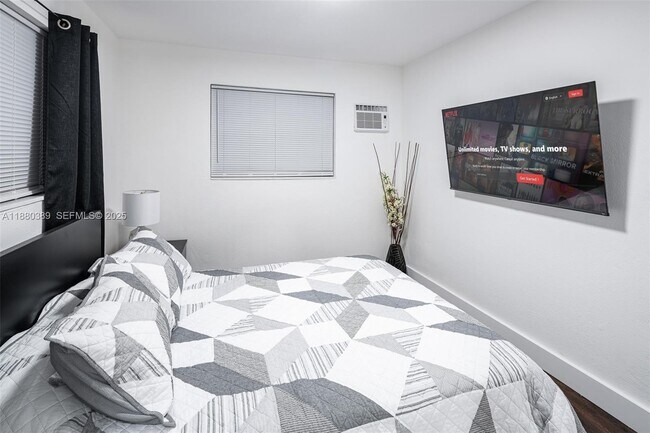 Building Photo - 1371 NE 110th Terrace