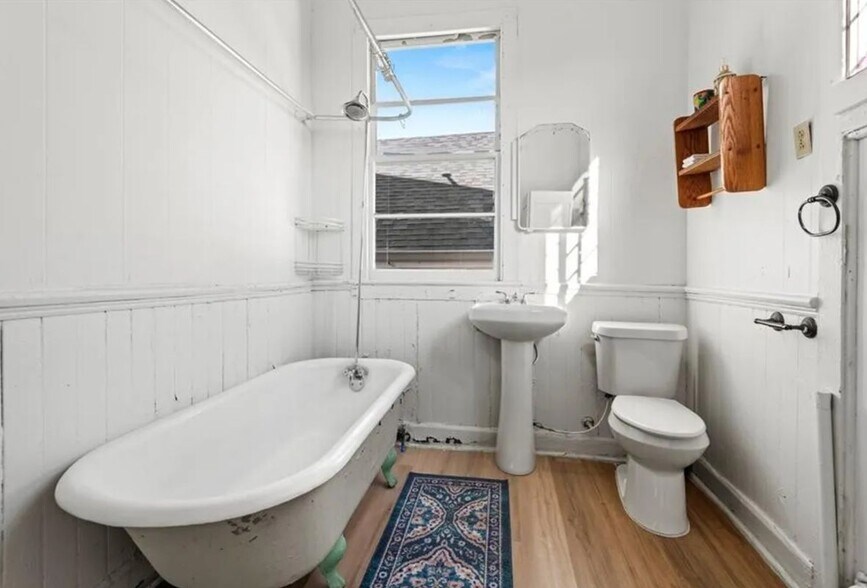 Building Photo - 1035 N Derbigny St