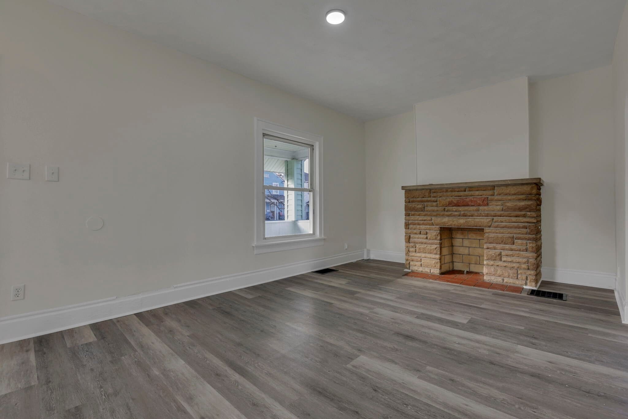 Building Photo - 1430 Kenmore Rd