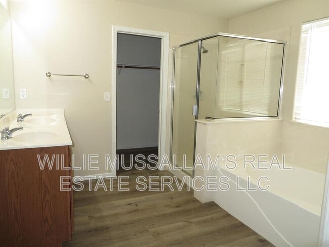 Building Photo - 16699 Colonial Trail