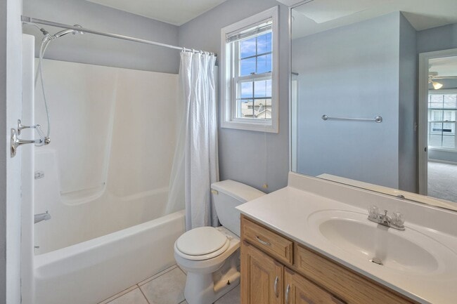 Building Photo - Turnberry Ridge – 3 Bedroom, 2.5 Bath Zero-Lot Home with 2-Car Garage