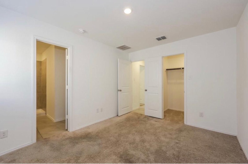 Building Photo - 1301 Clear Creek Dr