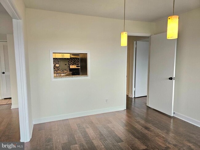 Building Photo - 5340 Holmes Run Pkwy