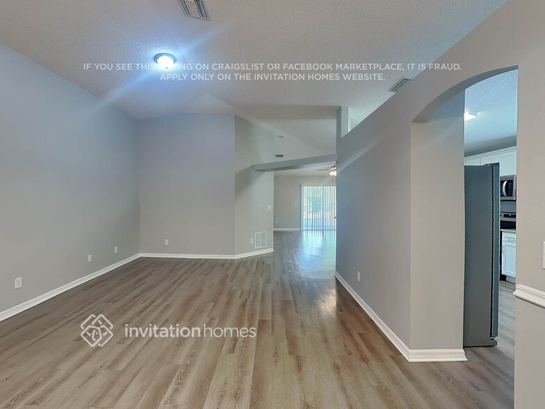 Building Photo - 4860 Manchester Dr
