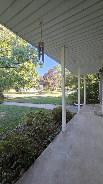 Building Photo - 680 Wildwood Dr