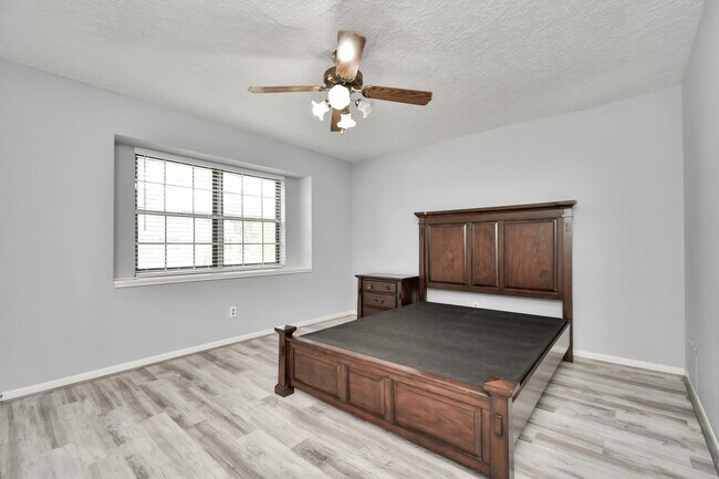 Building Photo - 2707 Blue Mist Dr