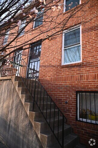 Building Photo - 826 Carroll St