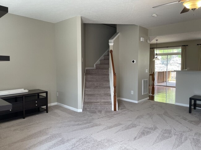 Building Photo - 3 Bedroom/2.5 Bath Townhome in Great Location