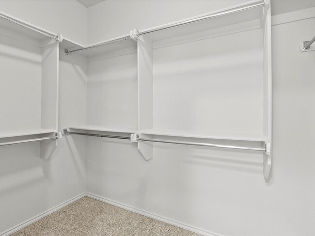 Building Photo - Gorgeous newer 2br 2.5ba Townhome!!