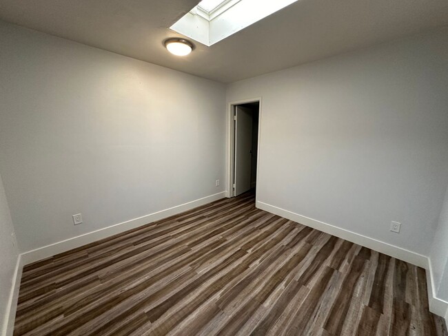 Building Photo - 2601 El Goya Dr