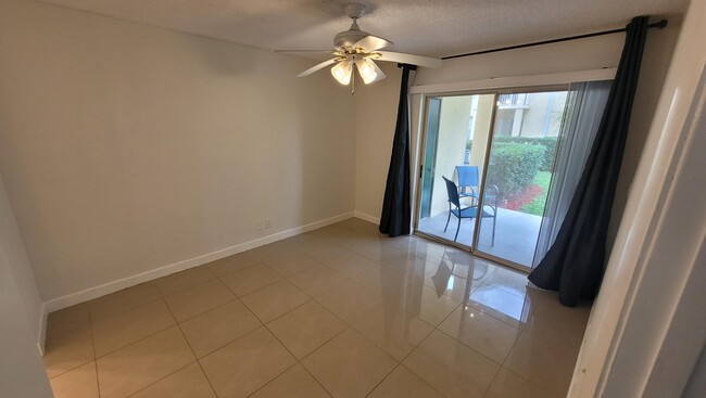 Building Photo - 6331 La Costa Dr