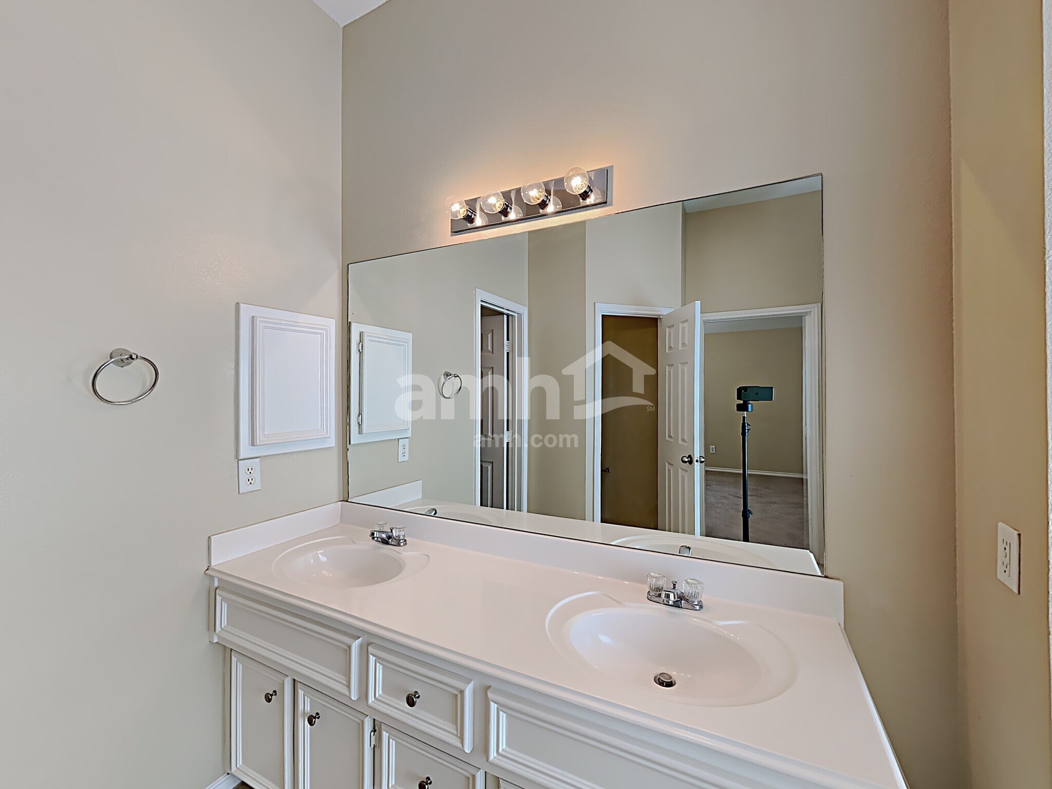 Building Photo - 16219 Lavender Creek Ct