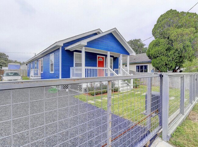 Primary Photo - 808 E 32nd St