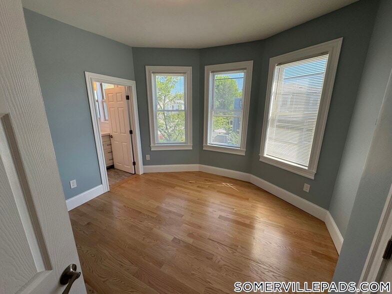 Building Photo - 29 Cameron Ave