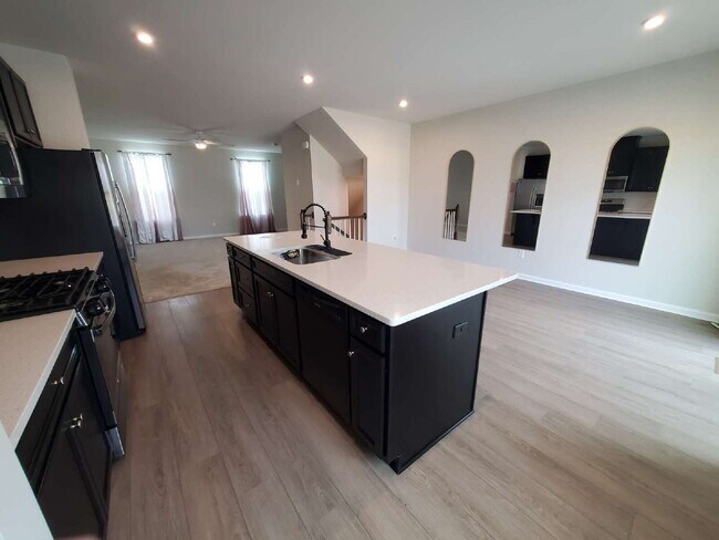 Building Photo - Beautiful 3 bedroom 2 1/2 bath townhome available for lease in Swedesboro