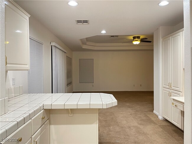 Building Photo - 10984 Fishers Island St