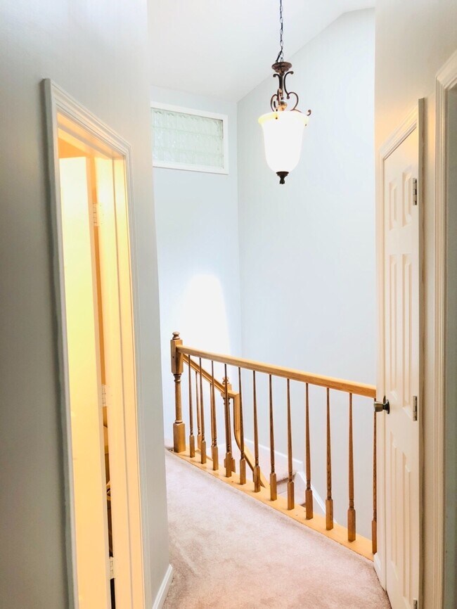 Building Photo - STAFFORD TOWNHOUSE - HANDY TO QUANTICO, SH...