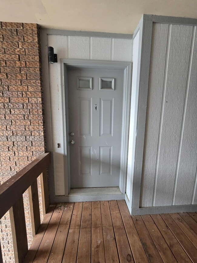 Primary Photo - 115 Holly Dr