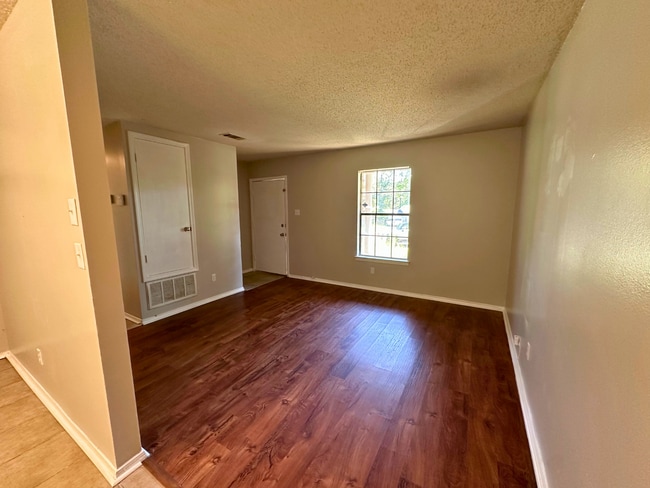 Building Photo - 6057 Scottsdale Ct