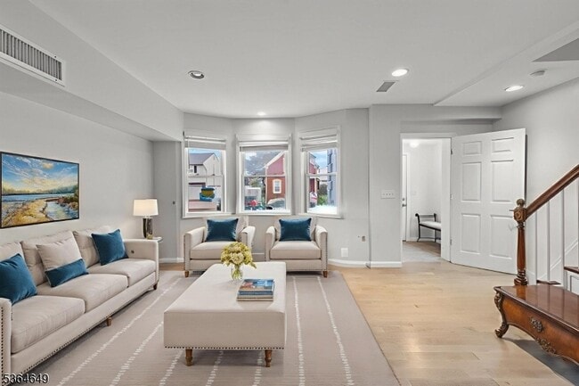 Building Photo - 70 Bruno St