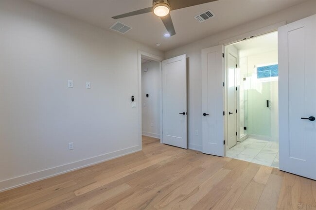 Building Photo - 2008 Canterbury St