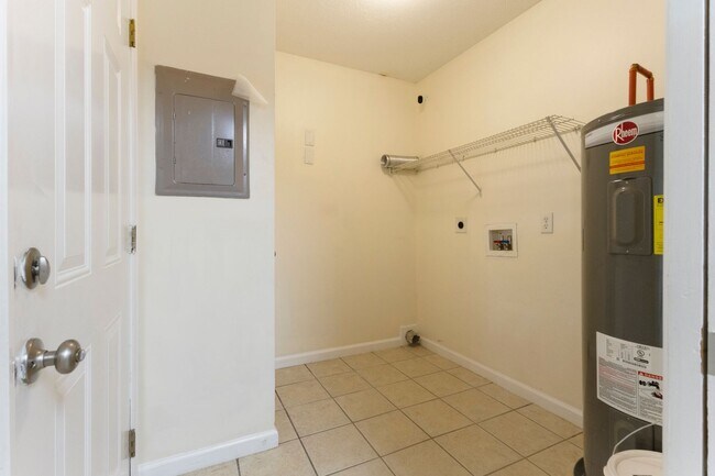 Building Photo - 108 N Gray Ave