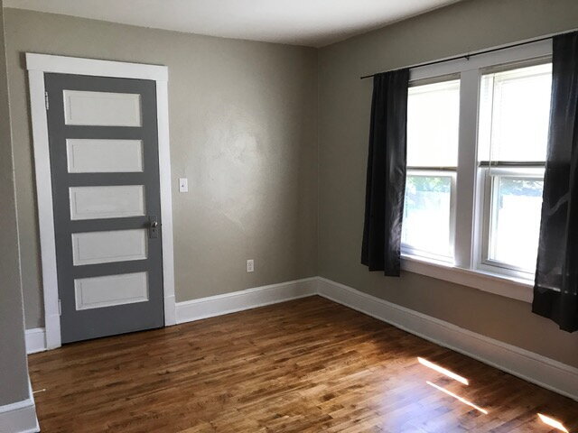 Building Photo - 3 Bedroom Home with Bonus Room - Available September 1st