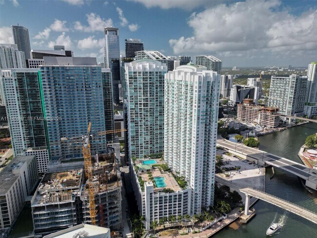 Building Photo - 41 SE 5th St