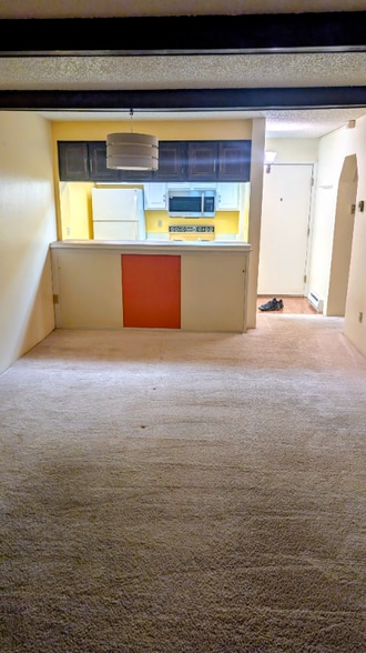 Building Photo - 2201 Romig Pl