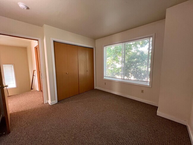 Building Photo - 1300 N Brooklane St