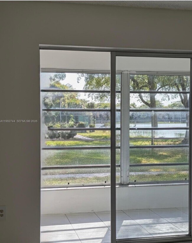 Building Photo - 19051 NE 2nd Ave