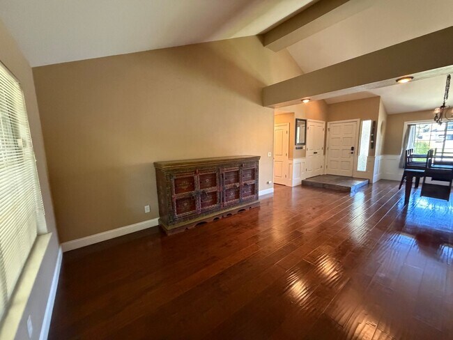 Building Photo - 2461 Bay Hill Cir