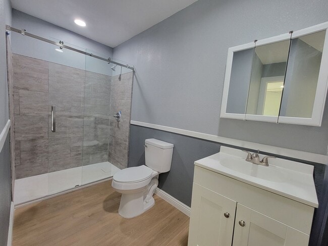 Building Photo - Beautifully Remodeled 5-Bedroom, 3-Bathroo...
