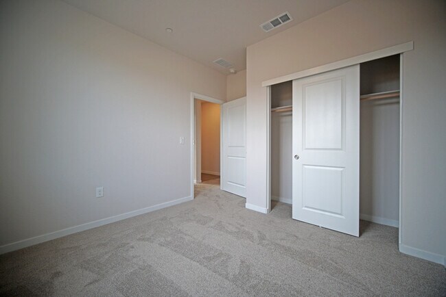 Building Photo - brand-new, never-before-lived-in 3-bedroom, 2-bathroom home with solar!