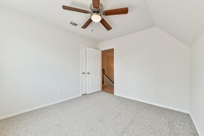 Building Photo - 106 Mango St