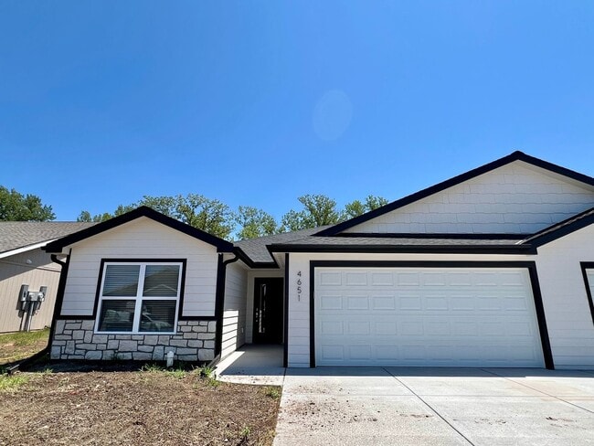 Building Photo - Newly built 3-bedroom duplex in Irvine Acres!