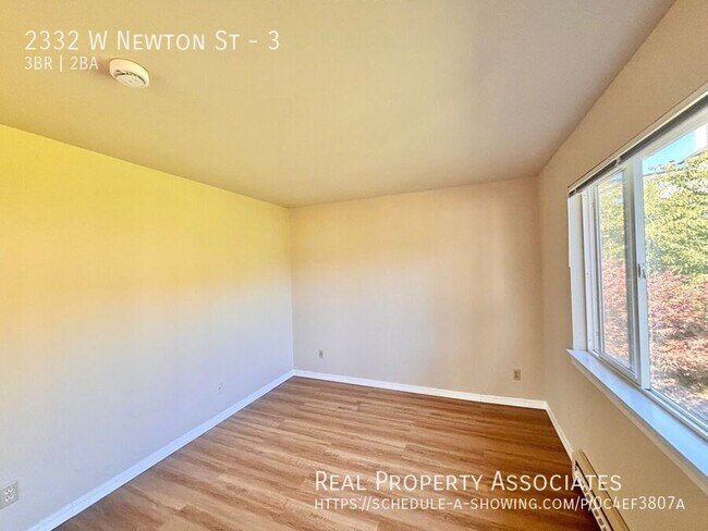 Building Photo - 2332 W Newton St