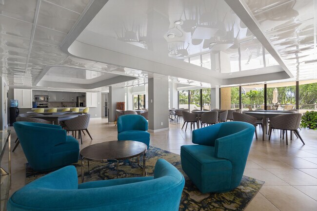 Building Photo - 4740 S Ocean Blvd