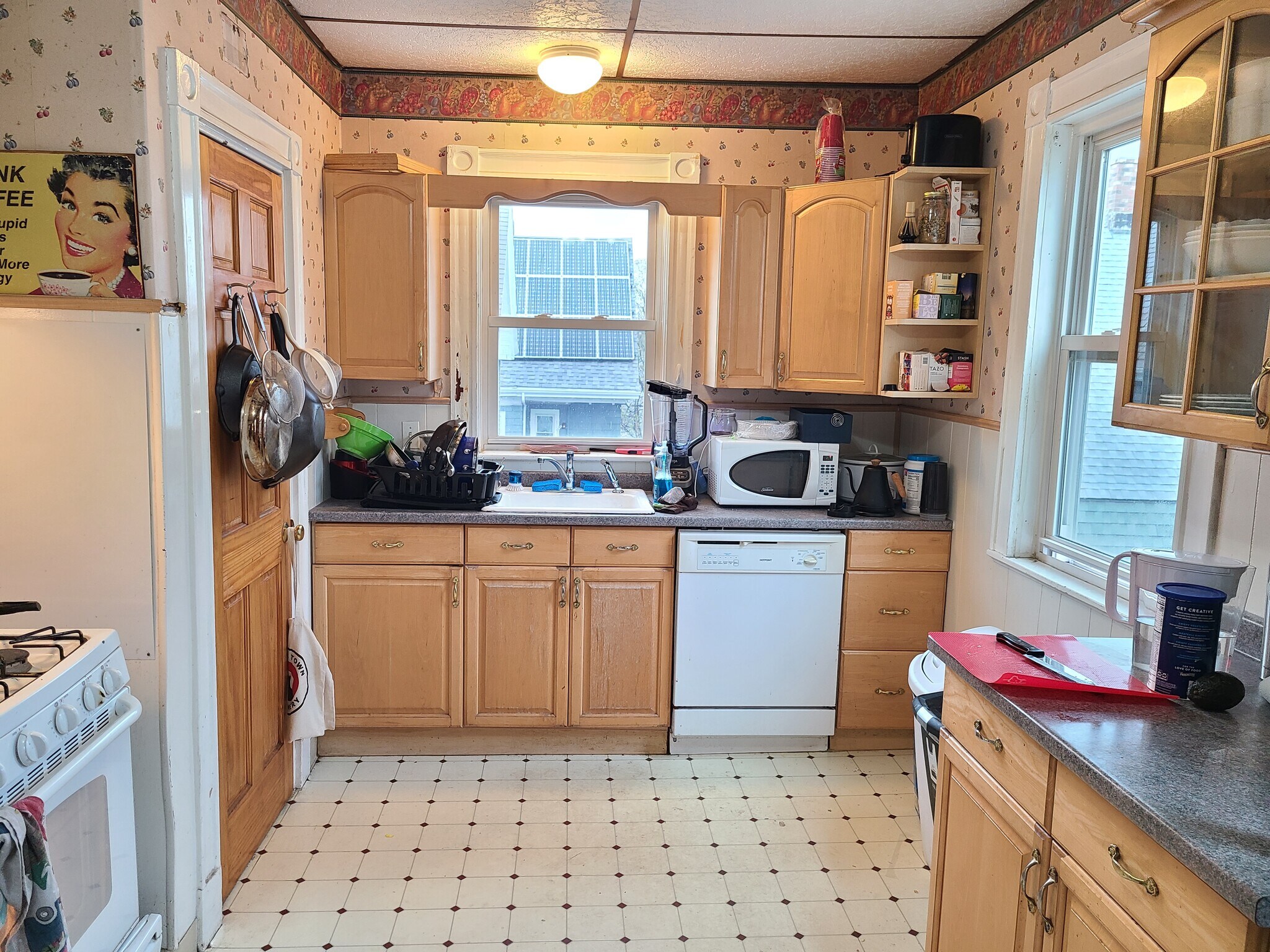 Building Photo - 95 Belmont St