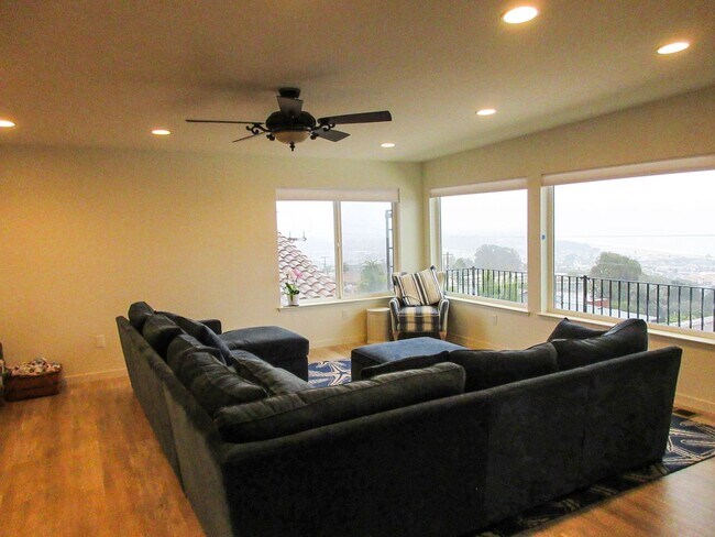 Building Photo - Furnished 3+ bed 3 bath Pismo Beach Dream Home