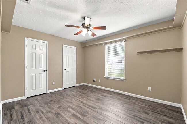 Building Photo - 5419 Teakwood Ln
