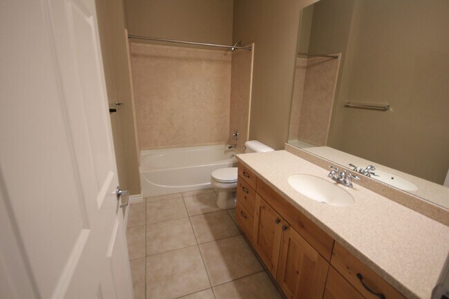 Building Photo - Luxury Living in Downtown Provo