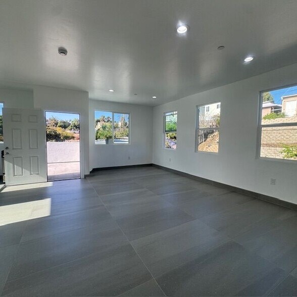 Building Photo - 2788 Vista Way