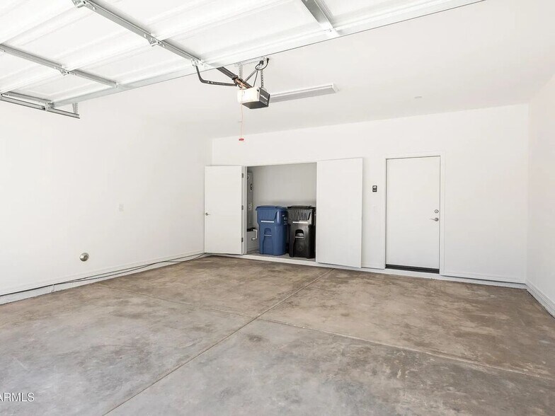 Building Photo - 15636 N 29th St