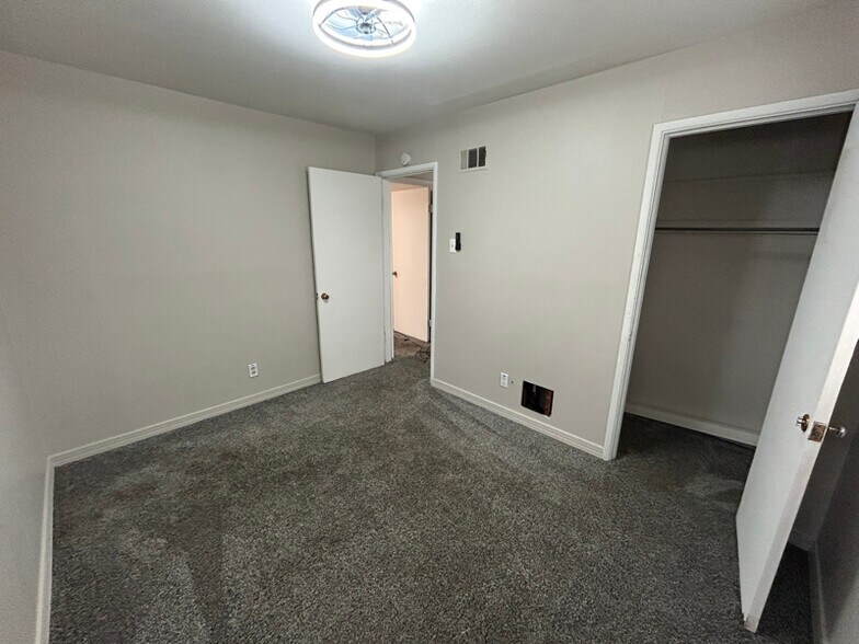 Building Photo - 13 Brightwell Ct