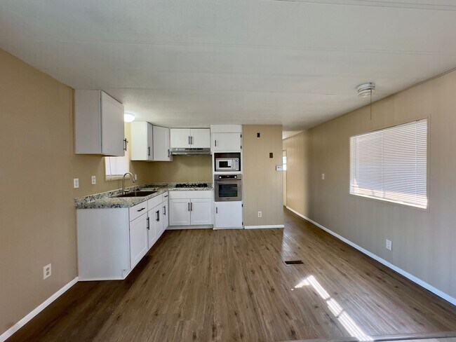 Building Photo - Affordable home