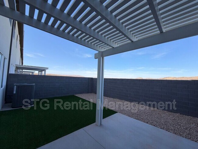 Building Photo - 1020 S 4380 W