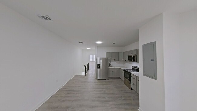 Building Photo - 6459 N 16th St