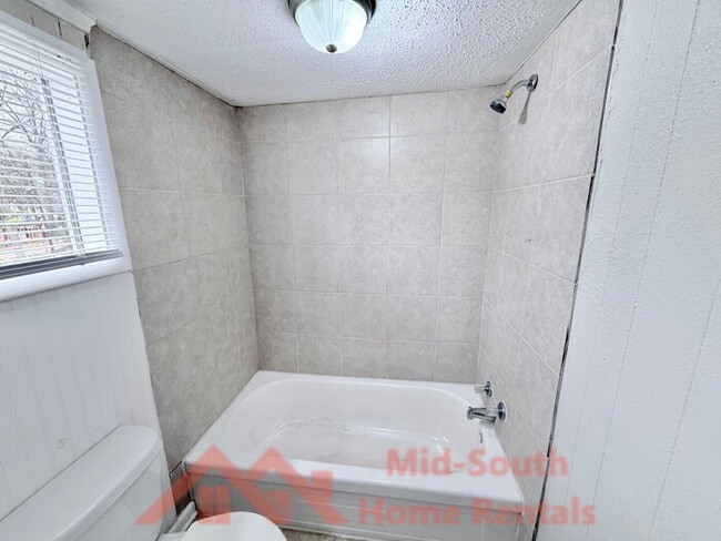 Building Photo - 1707 Glenview Ave